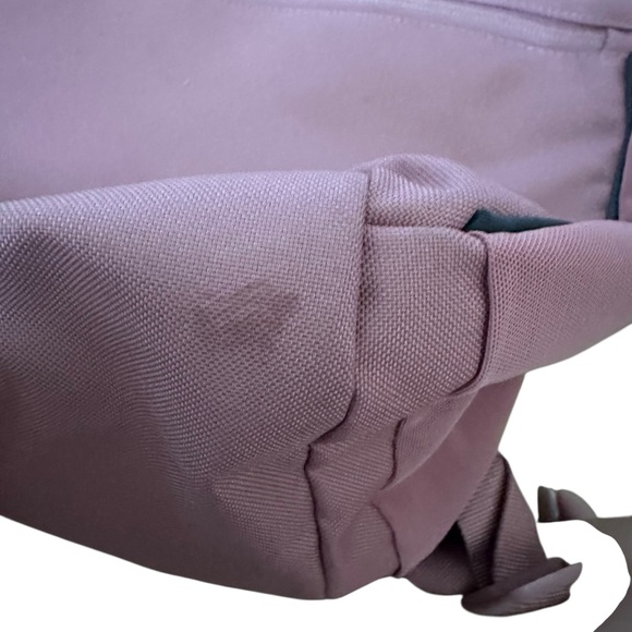 Lululemon ~ Double-Zip Backpack 22L
Tech Canvas in Spiced Chai - Picture 6 of 10